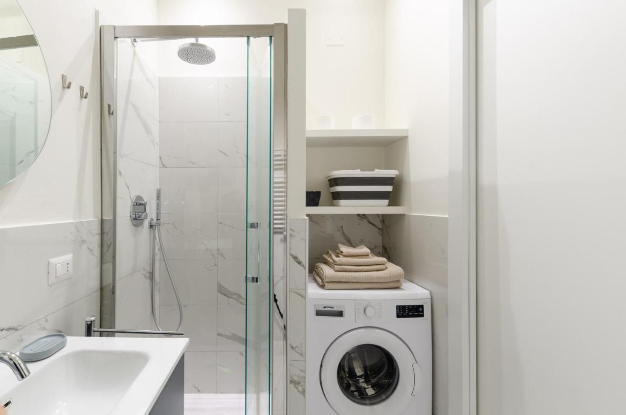Design Apartment - Spadolini, Campus Bocconi Милано Екстериор снимка