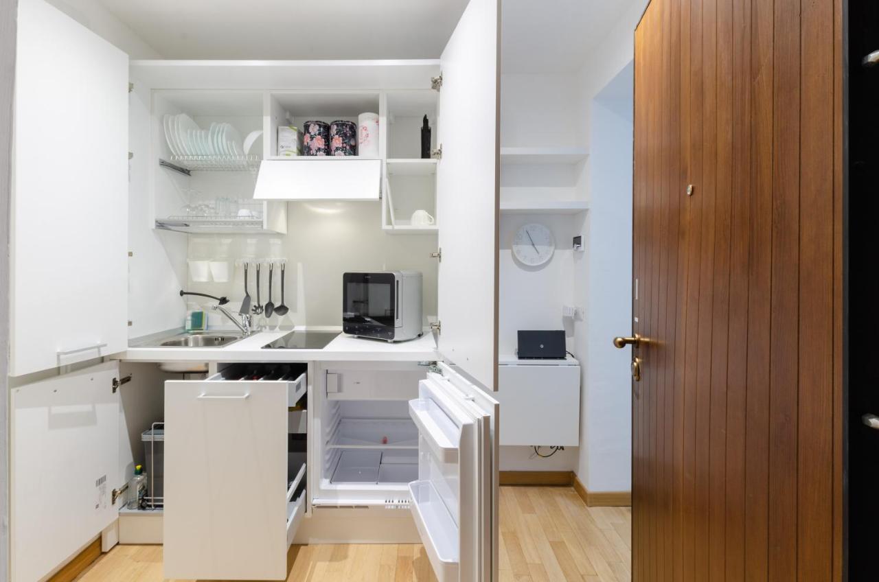 Design Apartment - Spadolini, Campus Bocconi Милано Екстериор снимка