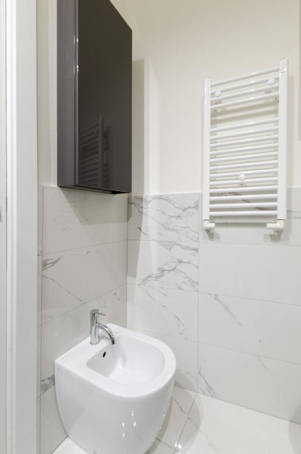 Design Apartment - Spadolini, Campus Bocconi Милано Екстериор снимка