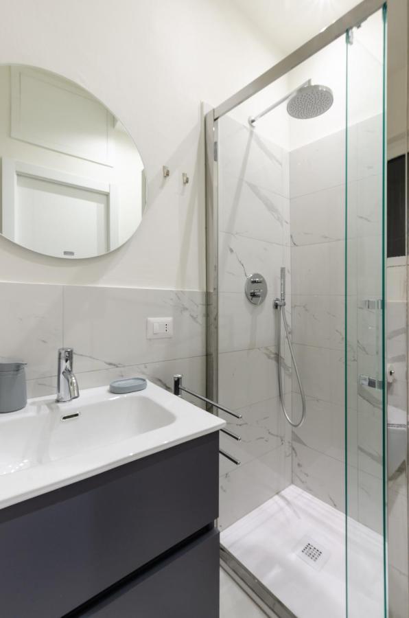 Design Apartment - Spadolini, Campus Bocconi Милано Екстериор снимка